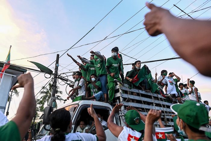 Supporters of the opposition Union Solidarity and Development Party