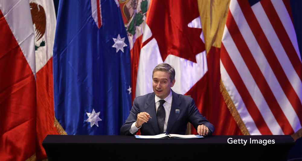 François-Philippe Champagne signs CPTPP in 2018
