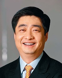 Headshot of Ken Hu