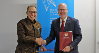 Indonesian Ambassador Muhsin Syihab and APF Canada President and CEO Jeff Nankivell