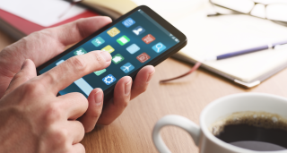 Reading news on device