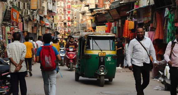 Street scene in modern India 
