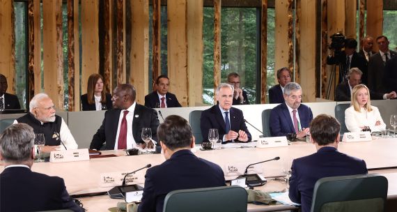 Prime Minister Carney presides over working lunch at G7 in June 2025