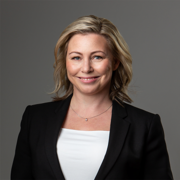 Heather Exner-Pirot headshot