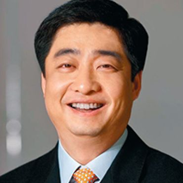 Headshot of Ken Hu